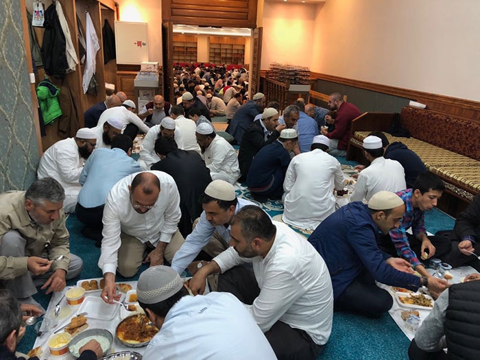 Bediüzzaman'ın talebeleri iftarda buluştu 1