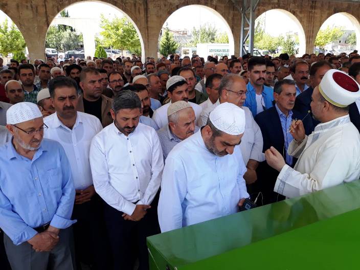 Dursun Kutlu ağabey dualarla ebedi aleme uğurlandı 3