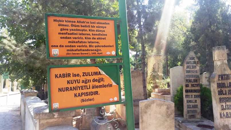 Şanlıurfa Bediüzzaman Mezarlığı levhaları 1