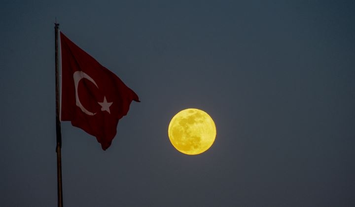 ‘Süper Ay’ tefekkür için göründü 4