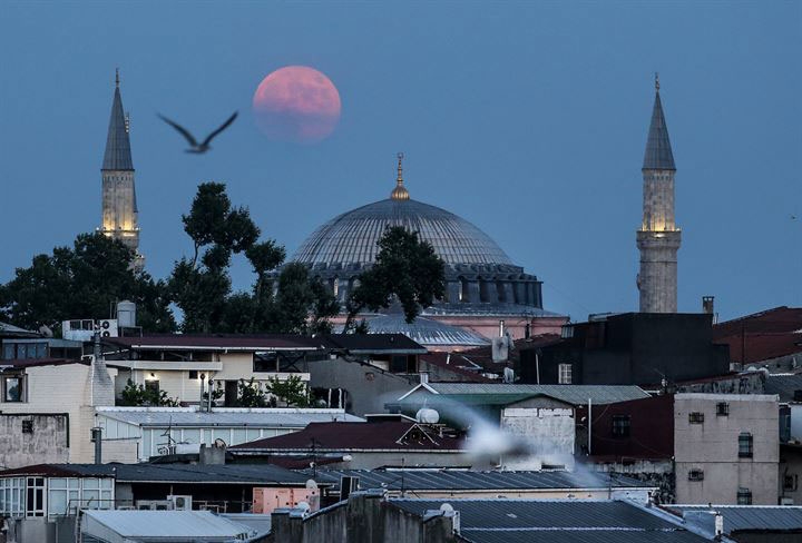 'Parçalı ay tutulması' göründü, husuf namazı kılındı 6