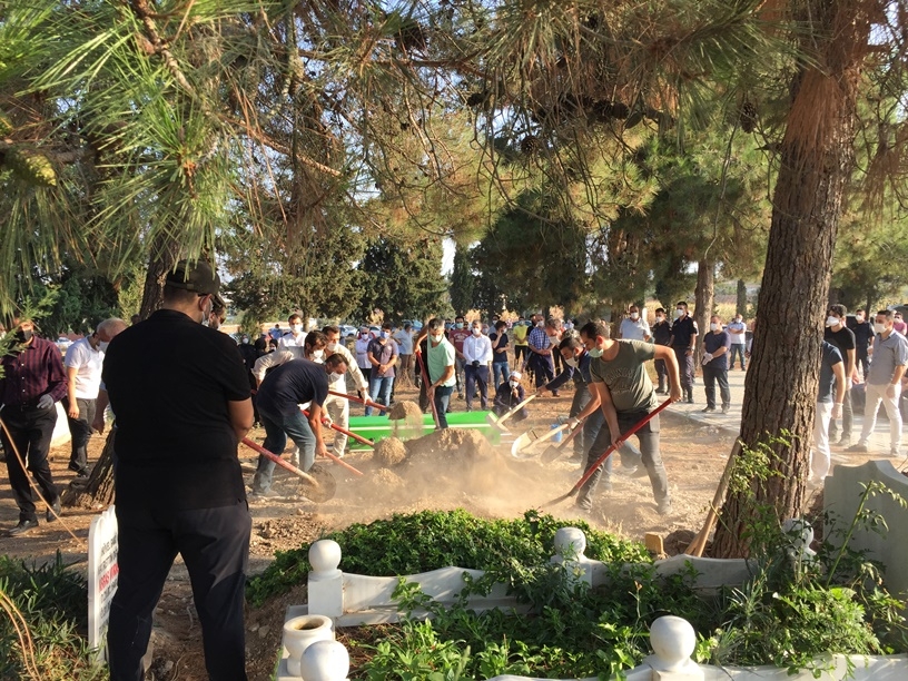 Eyüp Otman dualarla ebedi aleme uğurlandı 10