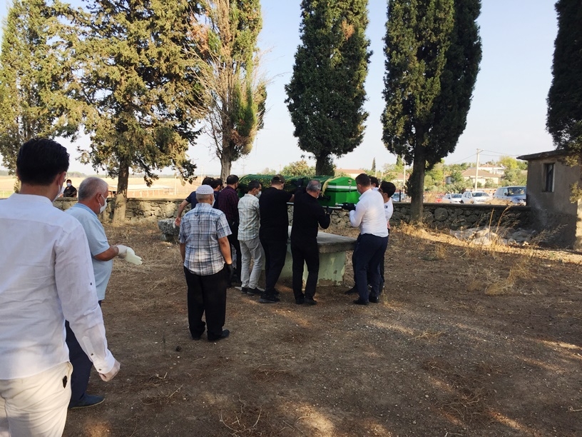 Eyüp Otman dualarla ebedi aleme uğurlandı 3