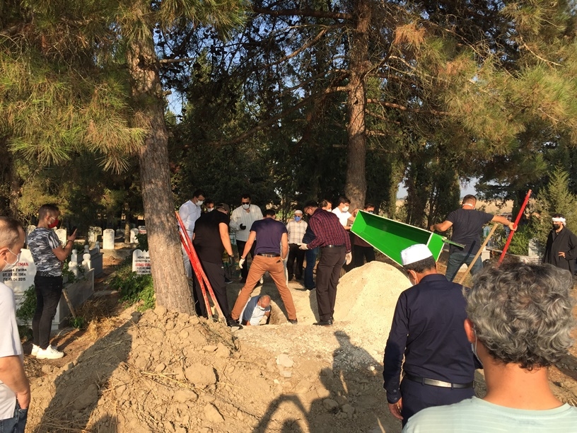 Eyüp Otman dualarla ebedi aleme uğurlandı 8