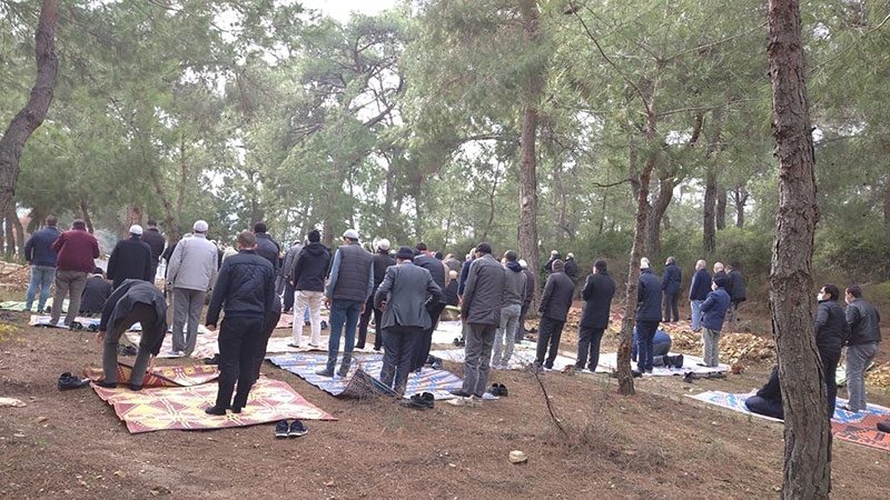 Doktor Mehmet Akay ağabey dualarla ebedi aleme uğurlandı 2