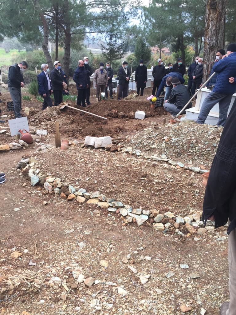 Doktor Mehmet Akay ağabey dualarla ebedi aleme uğurlandı 8