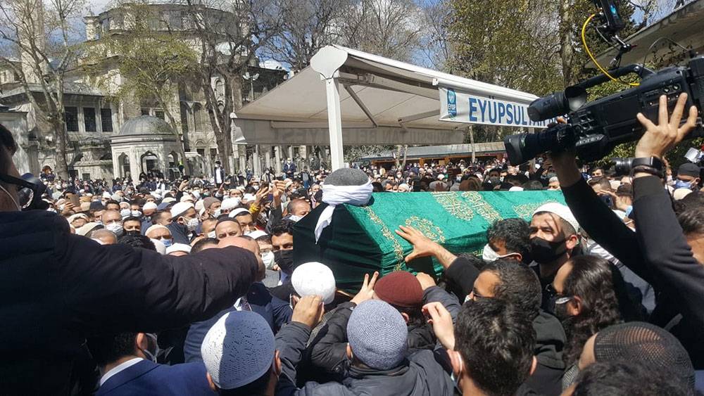 Hüsnü Bayramoğlu ağabey dualarla ebedi aleme uğurlandı 5
