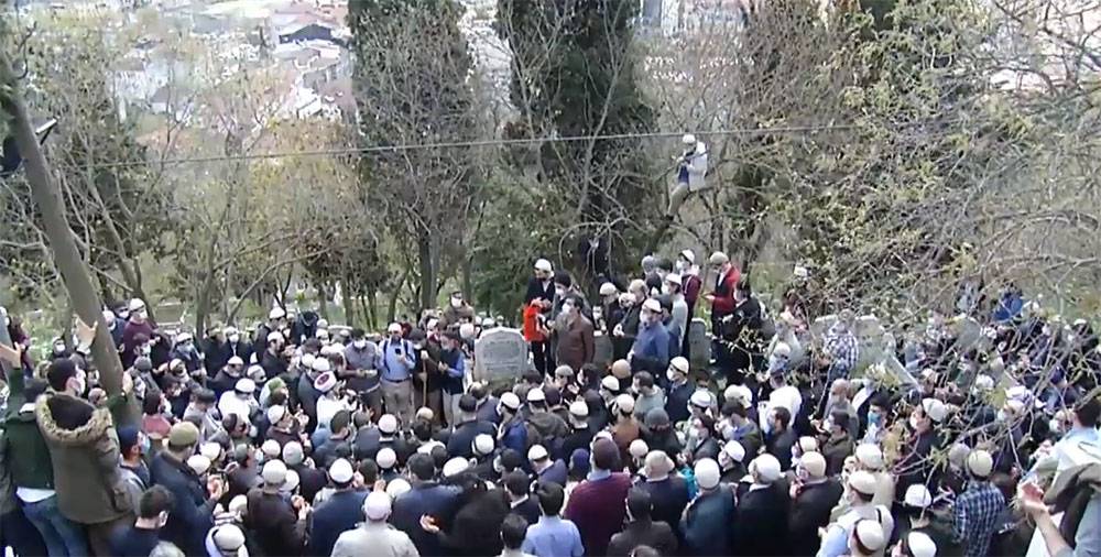 Hüsnü Bayramoğlu ağabey dualarla ebedi aleme uğurlandı 9