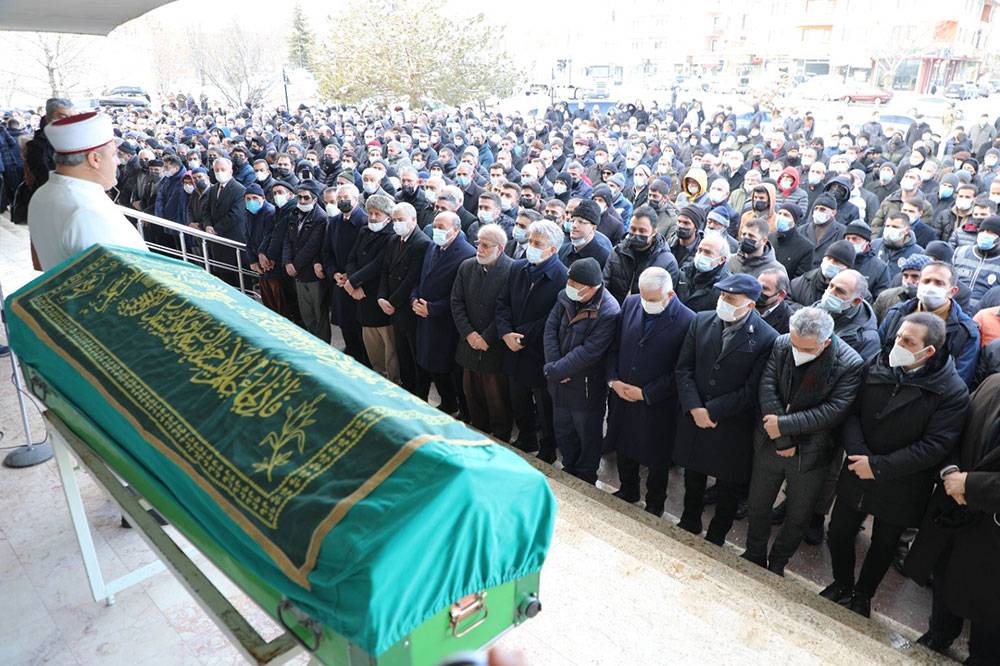 Rafet Kavukçu ağabey dualarla ebedi aleme uğurlandı 4