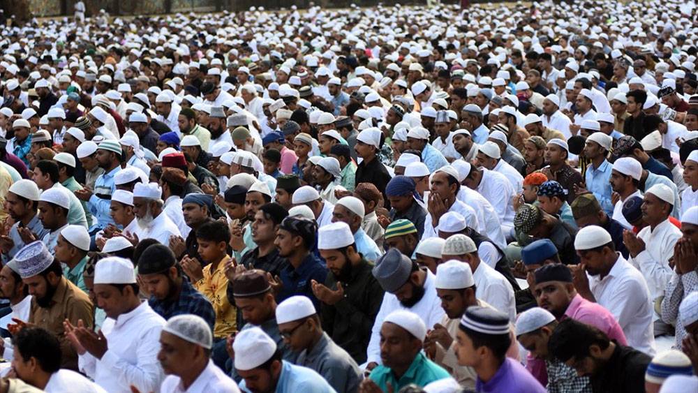 Hindistan'lı Müslümanlar bayram namazında buluştu 4