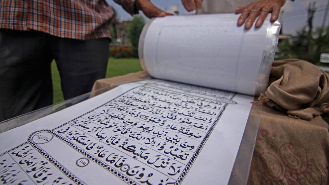 Keşmirli hattat 500 metrelik parşömen üzerine Kur'an-ı Kerim'i elle yazdı 3