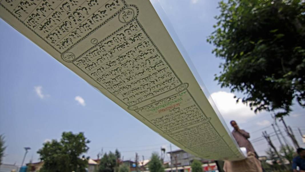 Keşmirli hattat 500 metrelik parşömen üzerine Kur'an-ı Kerim'i elle yazdı 7