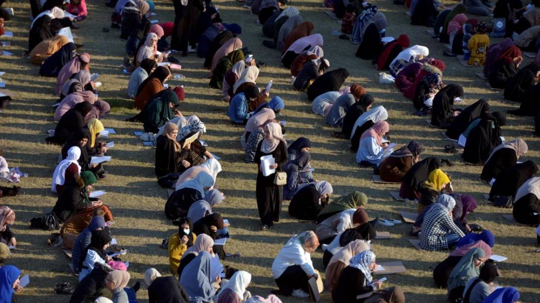 Erbil'de Hadis yarışmasına binlerce kişi katıldı 13