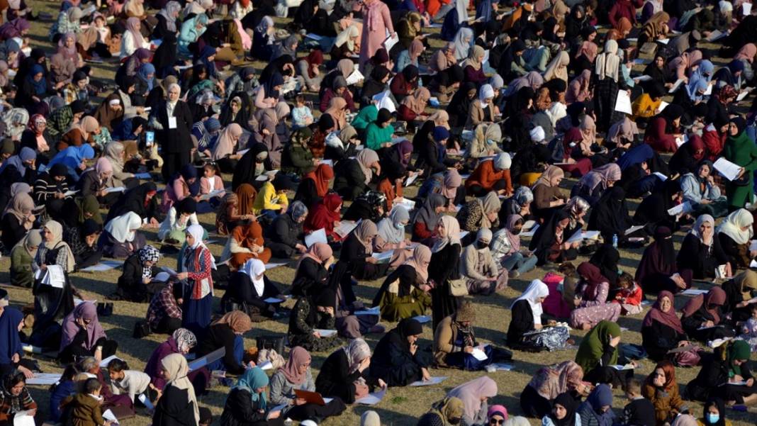 Erbil'de Hadis yarışmasına binlerce kişi katıldı 15