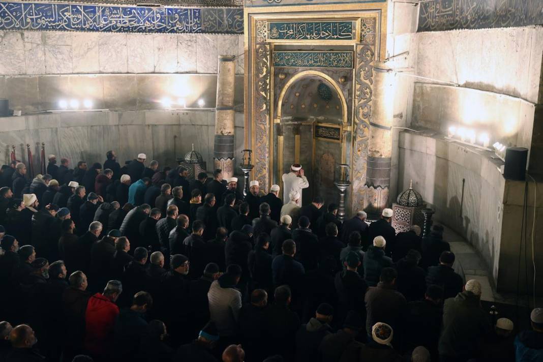 1 Ocak 2023:Ayasofya'da sabah namazı buluşması 2