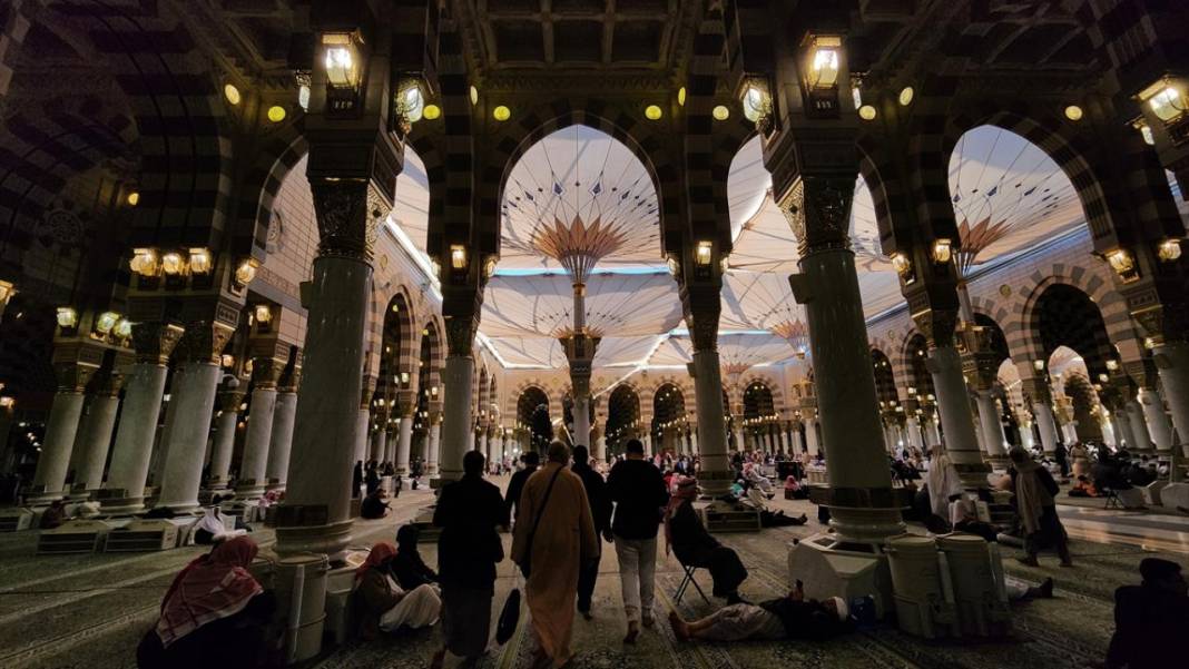 'Peygamber şehri' Medine'de Mescid-i Nebevi 2