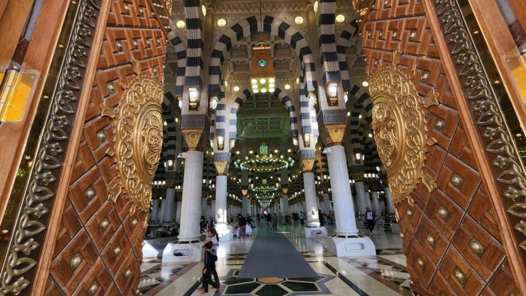 'Peygamber şehri' Medine'de Mescid-i Nebevi 4