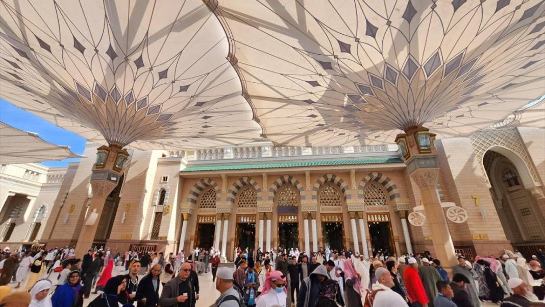 'Peygamber şehri' Medine'de Mescid-i Nebevi 5