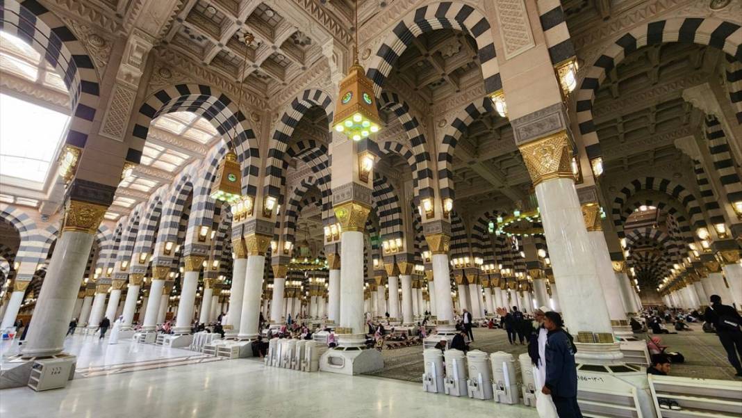 'Peygamber şehri' Medine'de Mescid-i Nebevi 6