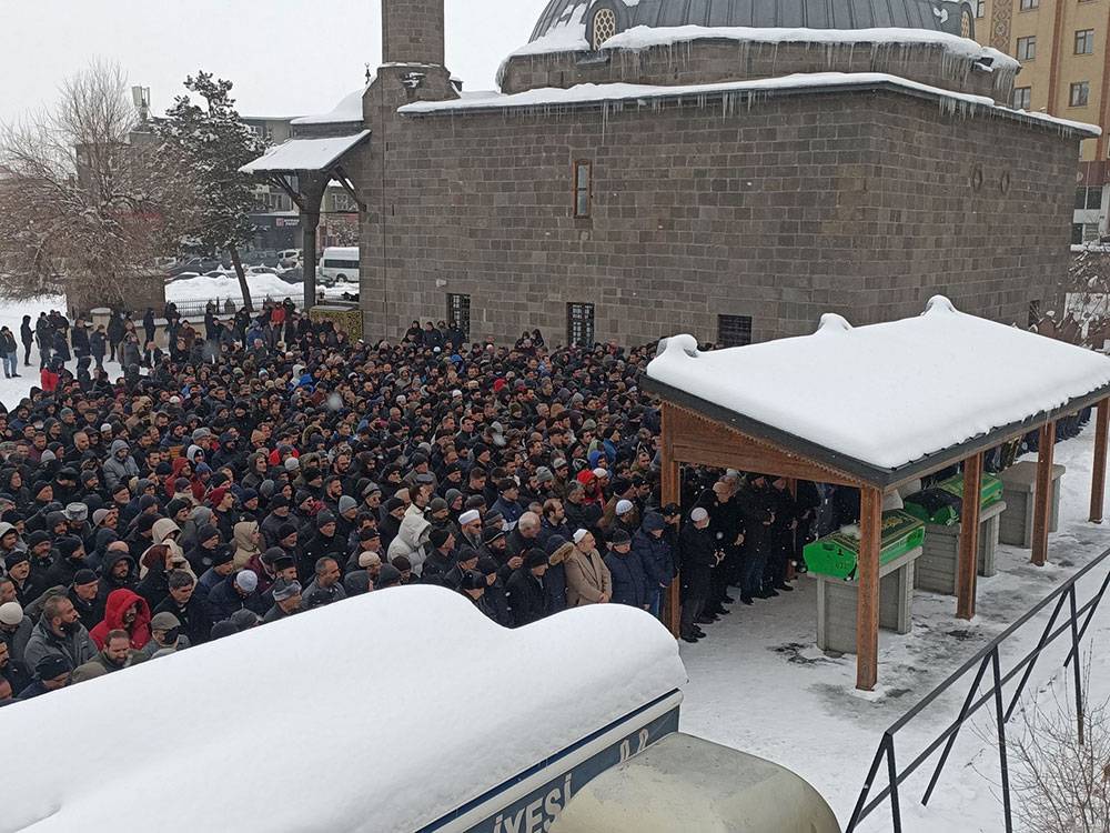 Prof. Dr. Alaaddin Başar ağabey dualarla ebedi aleme uğurlandı 12