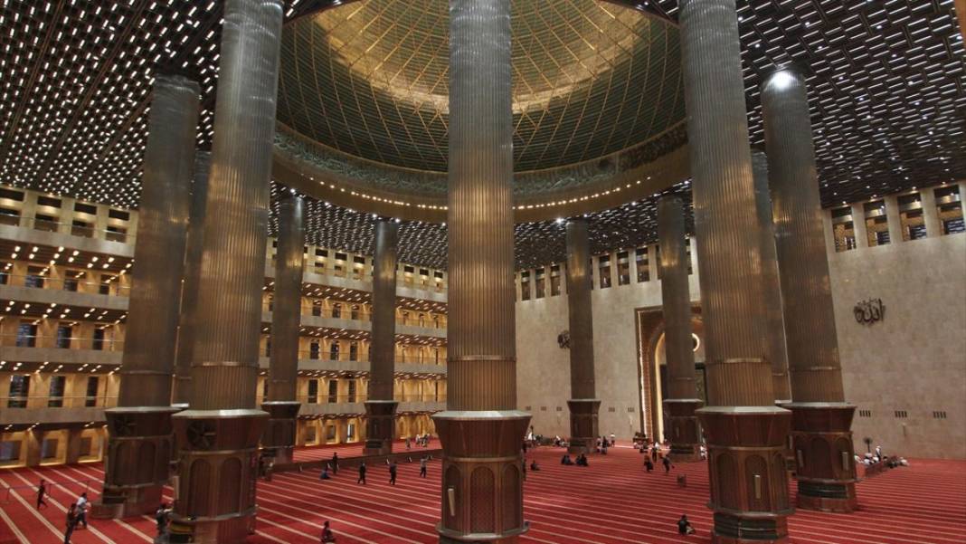 Dünyanın en büyüklerinden: 200 bin kişilik İstiklal Camii 2