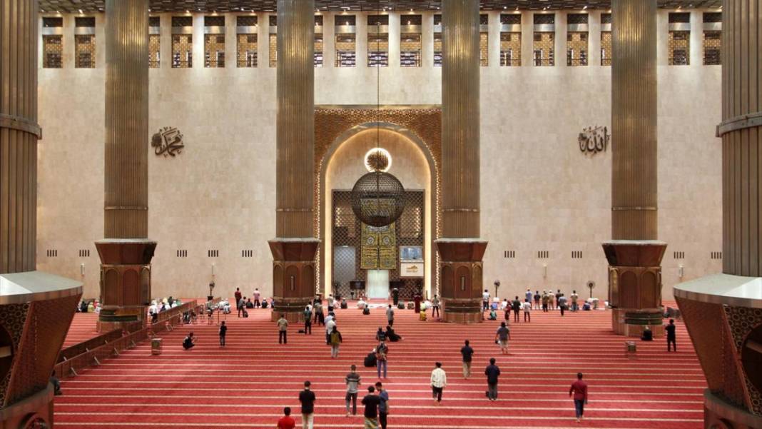 Dünyanın en büyüklerinden: 200 bin kişilik İstiklal Camii 9