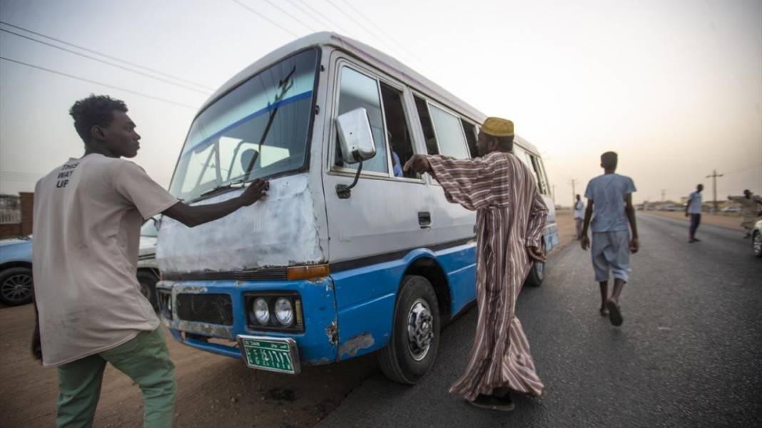 Sudan'da yol keserek iftara davet geleneği 10