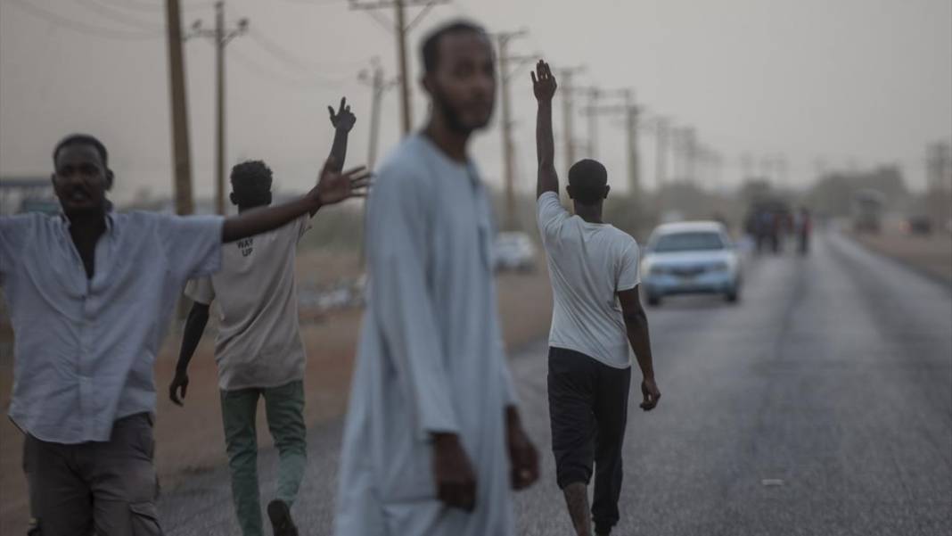 Sudan'da yol keserek iftara davet geleneği 9