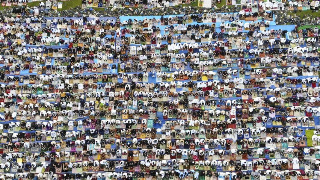 Endonezya'da Ramazan Bayramı namazı 3