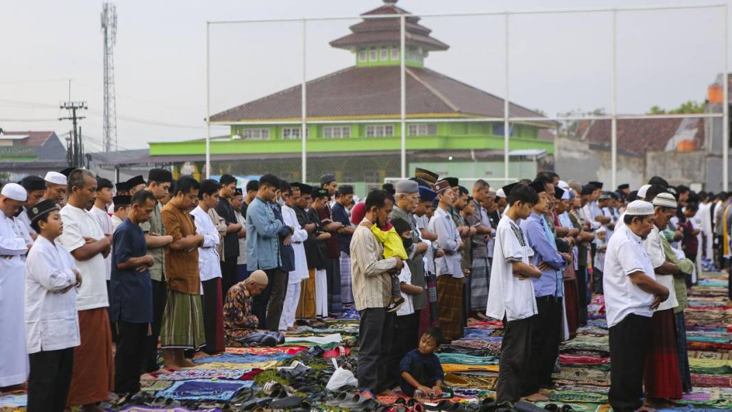 Endonezya'da Ramazan Bayramı namazı 8