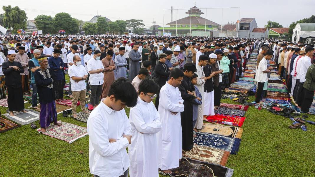 Endonezya'da Ramazan Bayramı namazı 9