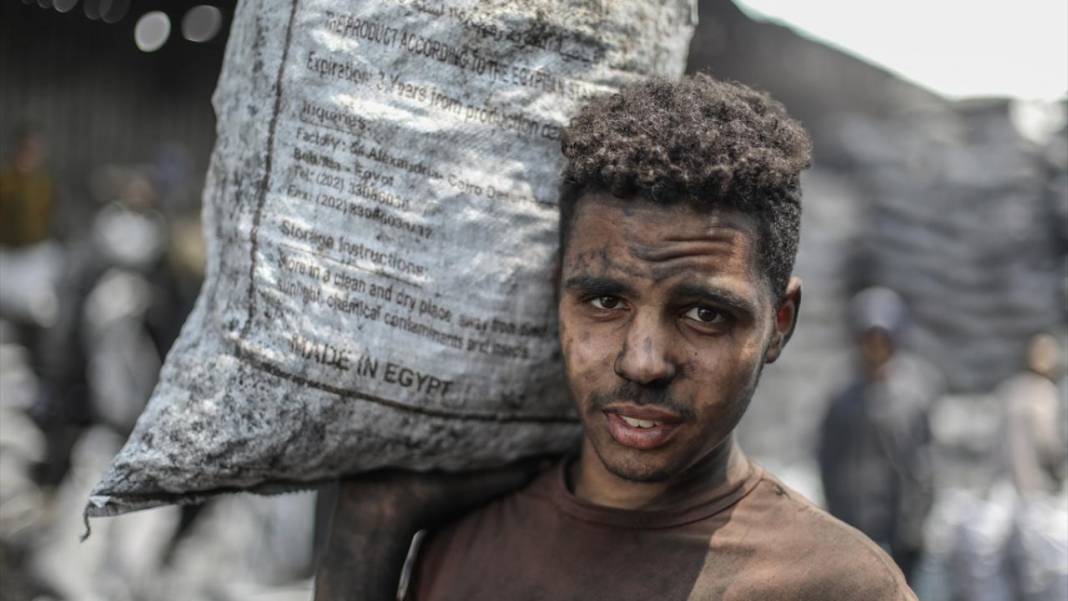Mısır'da kömür işçilerinin zorlu mesaisi 1