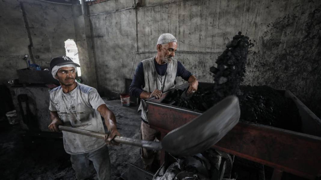 Mısır'da kömür işçilerinin zorlu mesaisi 15