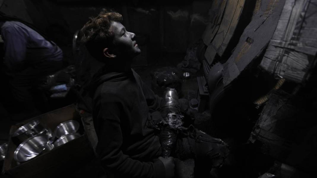 Çöpe atılan teneke kutular Suriye'de mutfak gereçlerine dönüşüyor 8