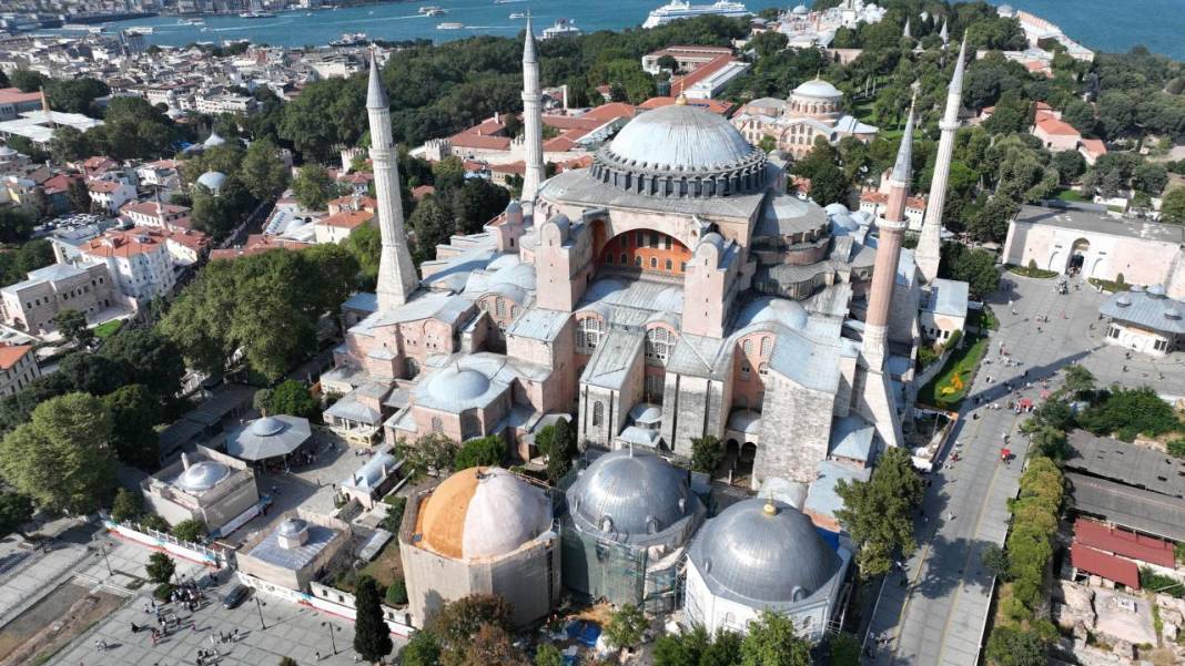 Ayasofya Camii’nde birkaç nesil sürecek restorasyon başladı 1