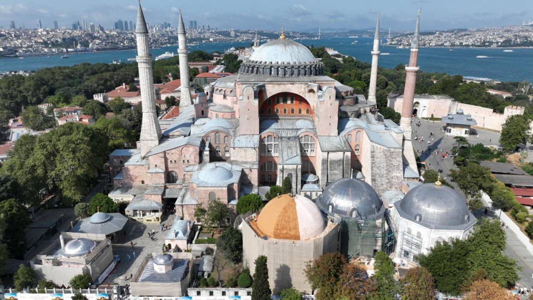 Ayasofya Camii’nde birkaç nesil sürecek restorasyon başladı 9