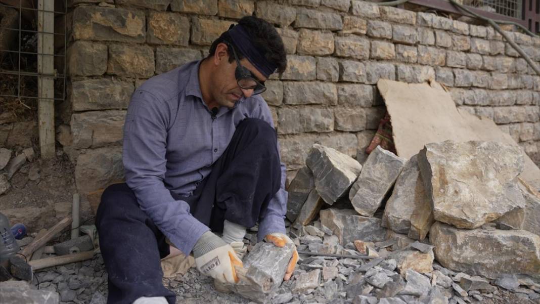 Ekmeklerini gerçekten 'taştan' çıkaran işçiler 2