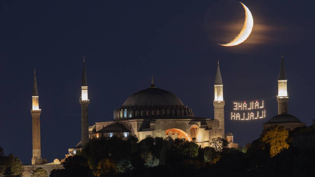 İstanbul, hilal ve Ayasofya-i Kebir Camii Şerifi 1