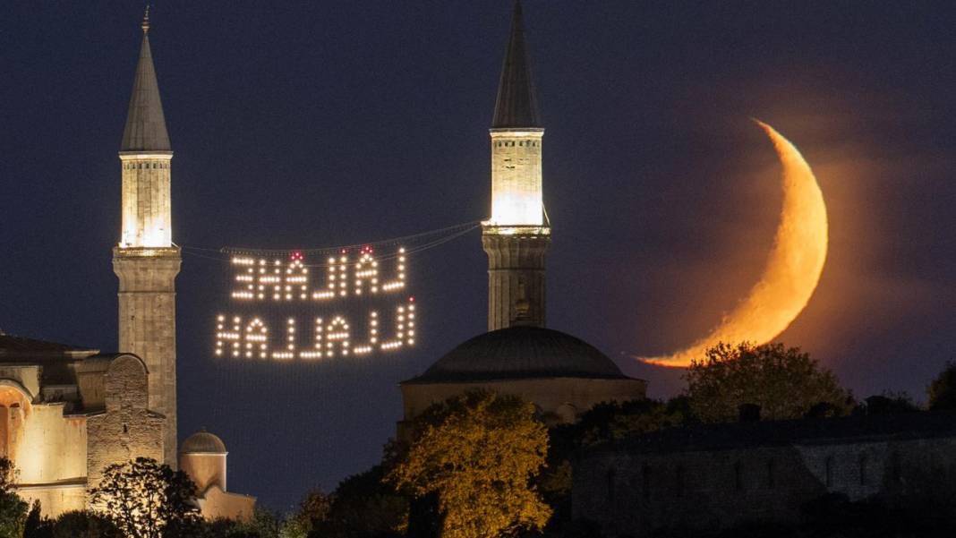 İstanbul, hilal ve Ayasofya-i Kebir Camii Şerifi 7