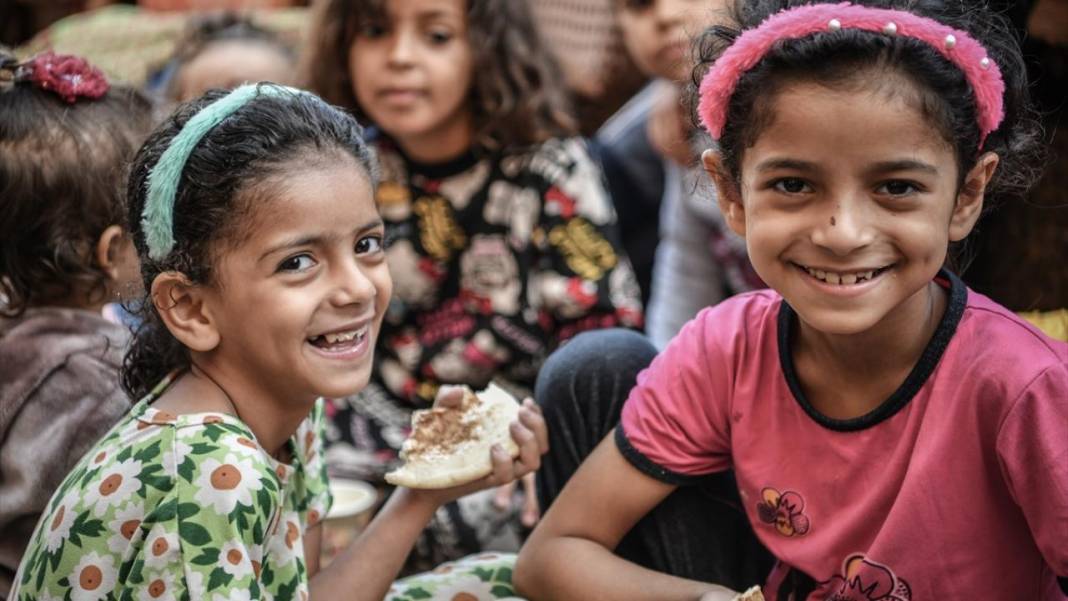 Filistinliler, Nasır Hastanesi'ne sığınarak hayatlarına devam etmeye çalışıyor 5