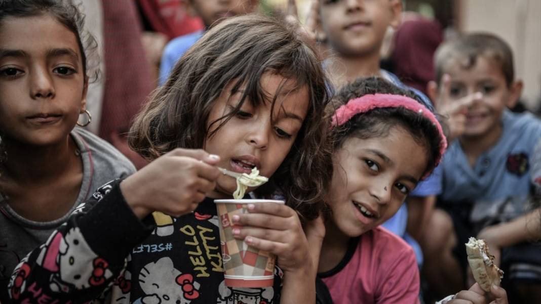 Filistinliler, Nasır Hastanesi'ne sığınarak hayatlarına devam etmeye çalışıyor 6