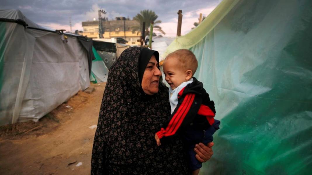 Çadırlarda kalan Gazzelilerin soğuk hava ile imtihanı 3