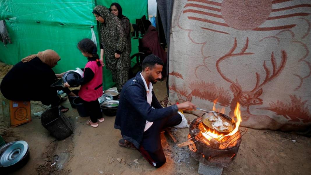 Çadırlarda kalan Gazzelilerin soğuk hava ile imtihanı 4