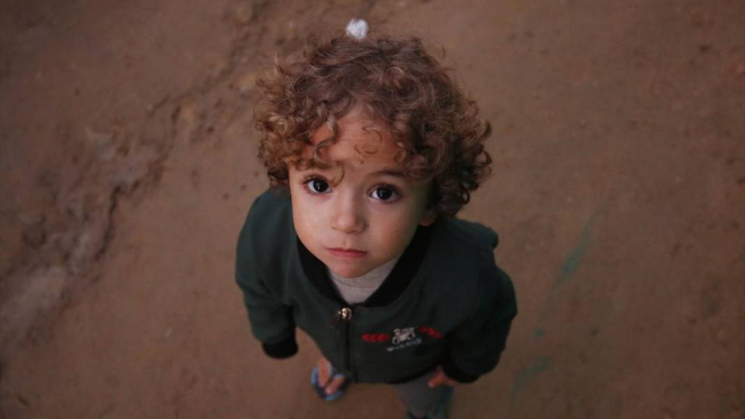 Çadırlarda kalan Gazzelilerin soğuk hava ile imtihanı 6