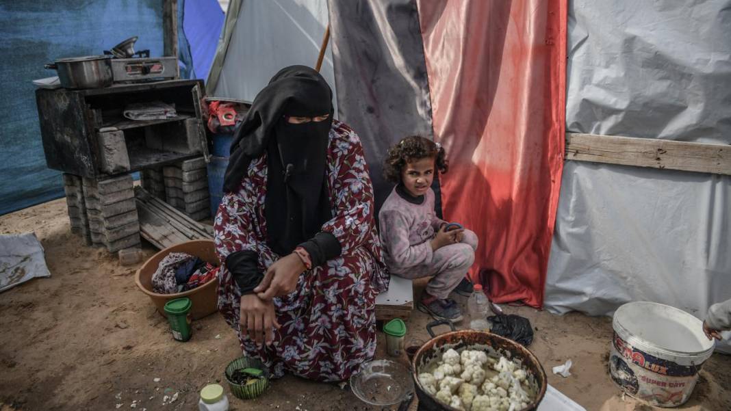 Çadırlarda kalan Filistinli çocuklar 3