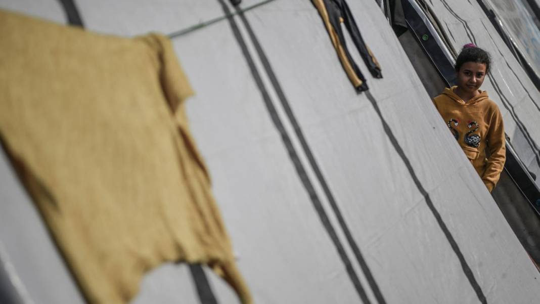 Çadırlarda kalan Filistinli çocuklar 8