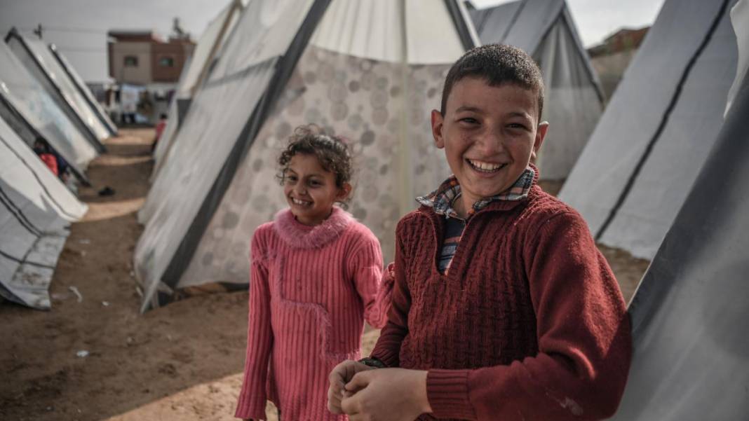 Çadırlarda kalan Filistinli çocuklar 9