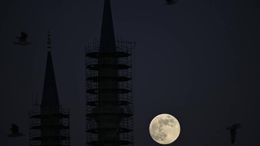 Selimiye Camisi ve dolunay 6