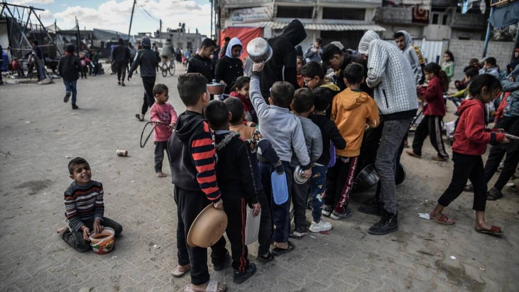 Gazze'ye gıda yardımının ulaştırılamaması halkı çaresiz bırakıyor 11