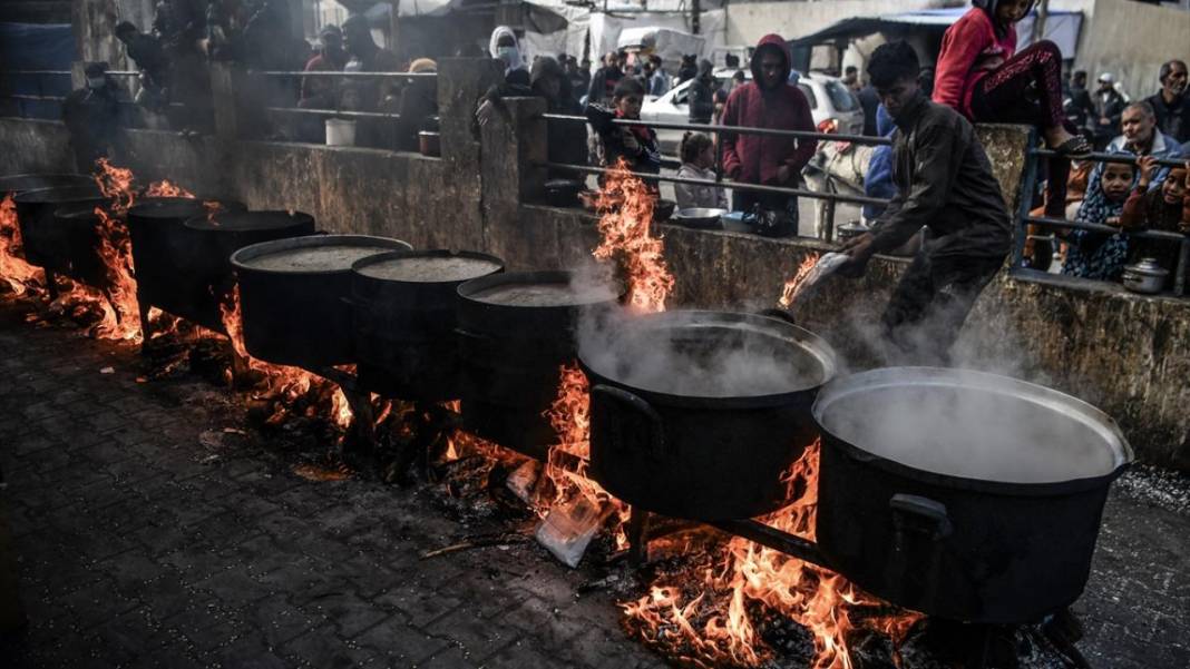Gazze'ye gıda yardımının ulaştırılamaması halkı çaresiz bırakıyor 14